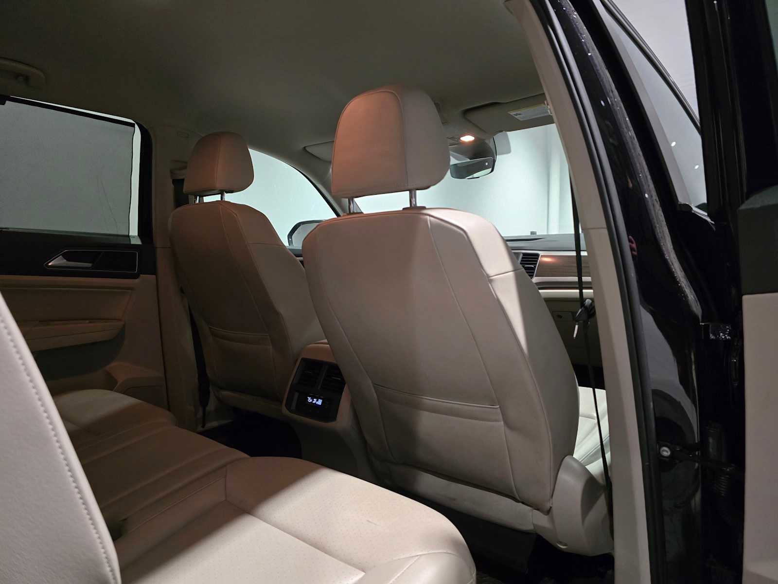 Used 2018 Volkswagen Atlas SE image 17