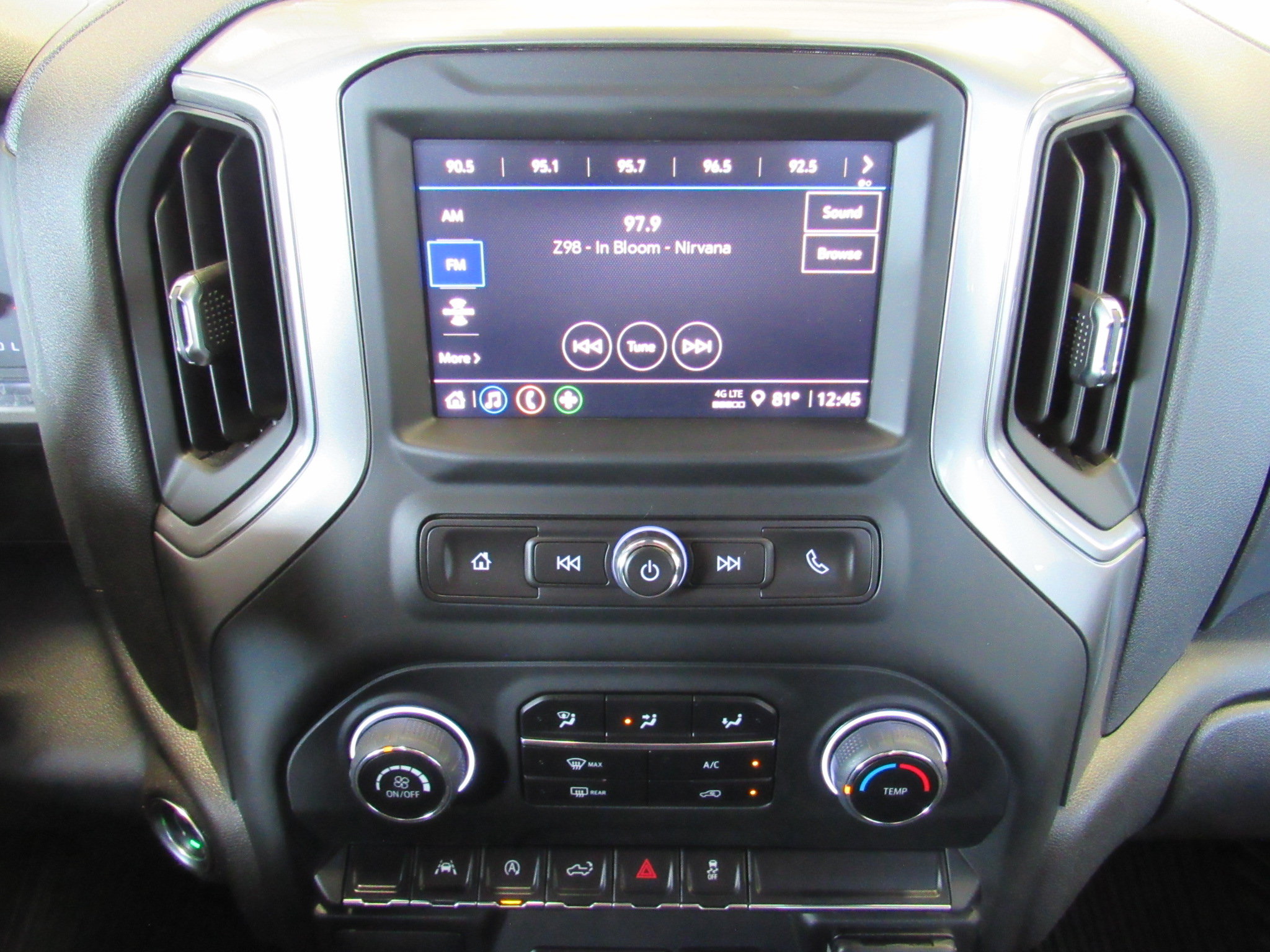 Used 2024 Chevrolet Silverado 1500 Custom w/ LPO, Dark Essentials Package AWD/4WD image 22