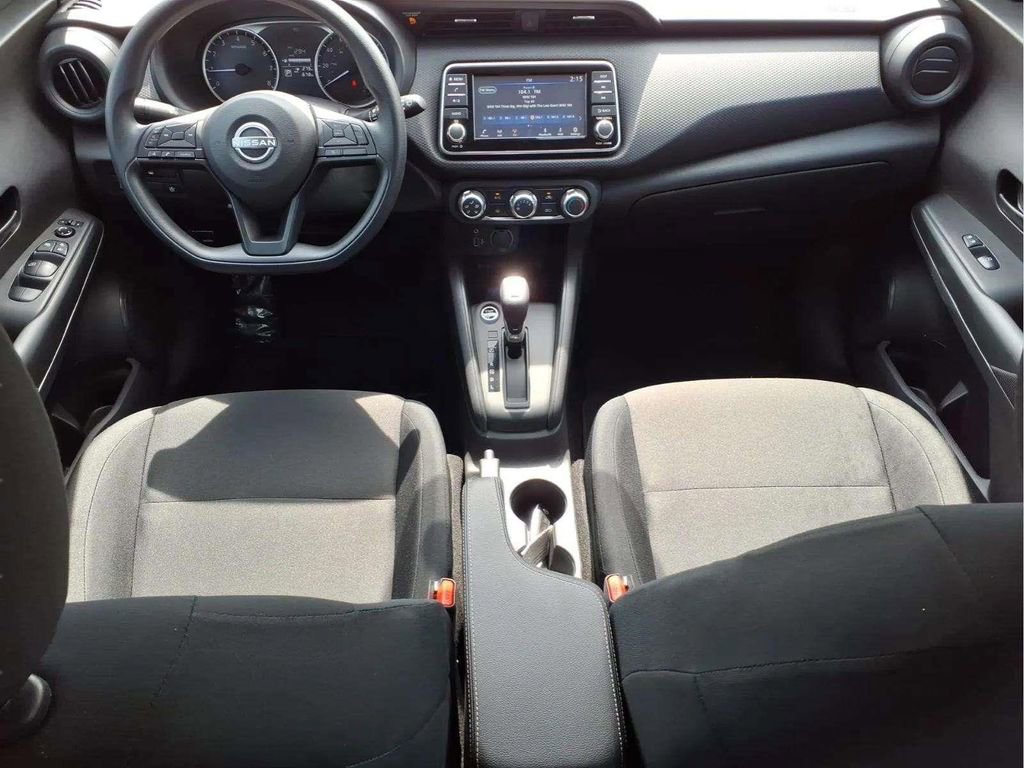 Used 2025 Nissan Kicks Play S image 10
