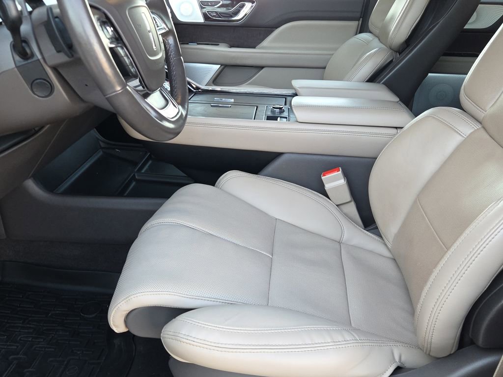 Used 2024 Lincoln Navigator Reserve image 18