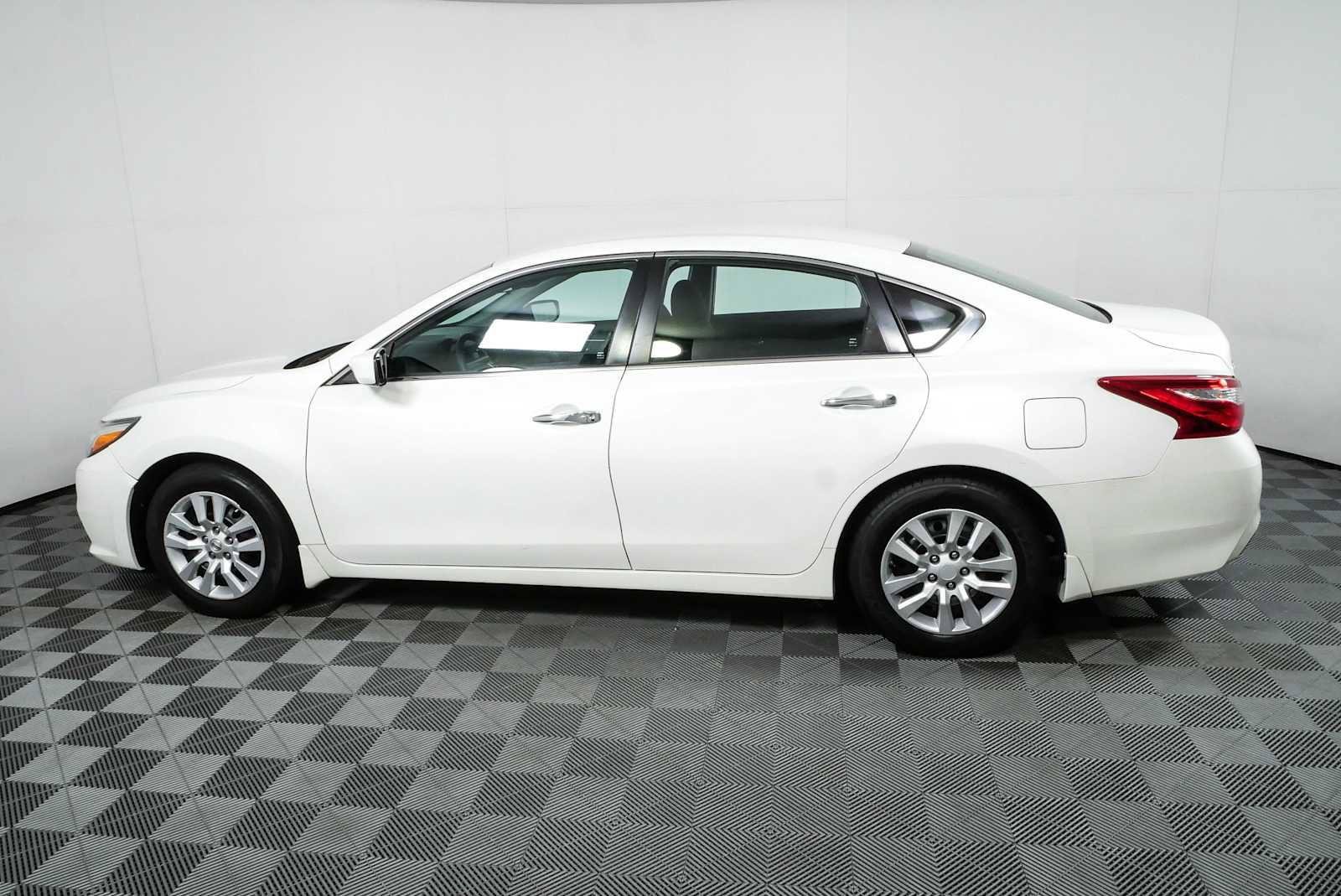 Used 2017 Nissan Altima 2.5 S w/ Power Driver Seat Package FWD image 26