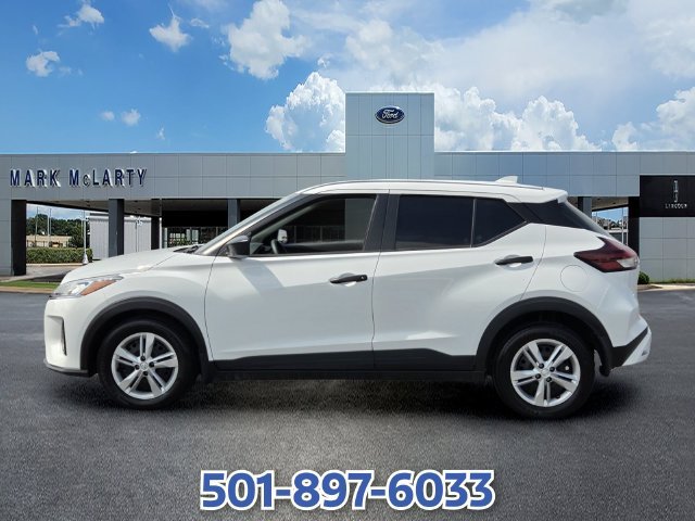 Used 2025 Nissan Kicks Play S FWD image 2