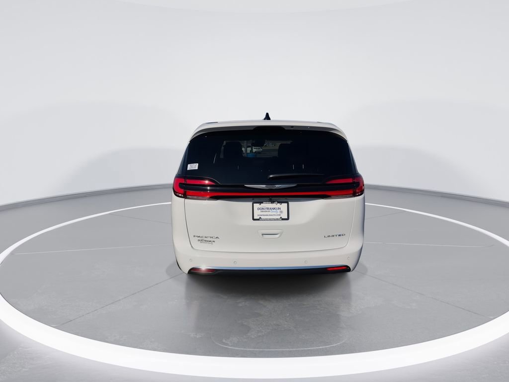 New 2026 Chrysler Pacifica Limited w/ Uconnect Theater Family Group FWD image 7