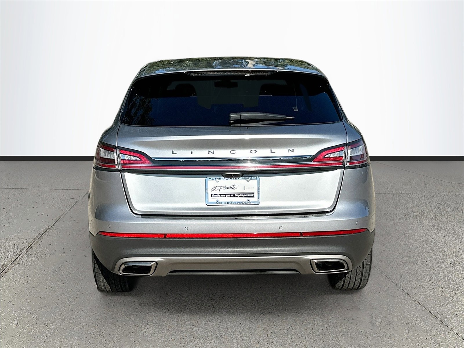 Used 2022 Lincoln Nautilus Reserve image 6