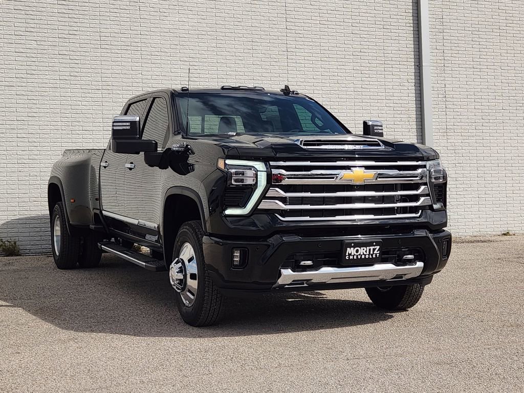 New 2026 Chevrolet Silverado 3500 High Country w/ High Country Premium Package image 2