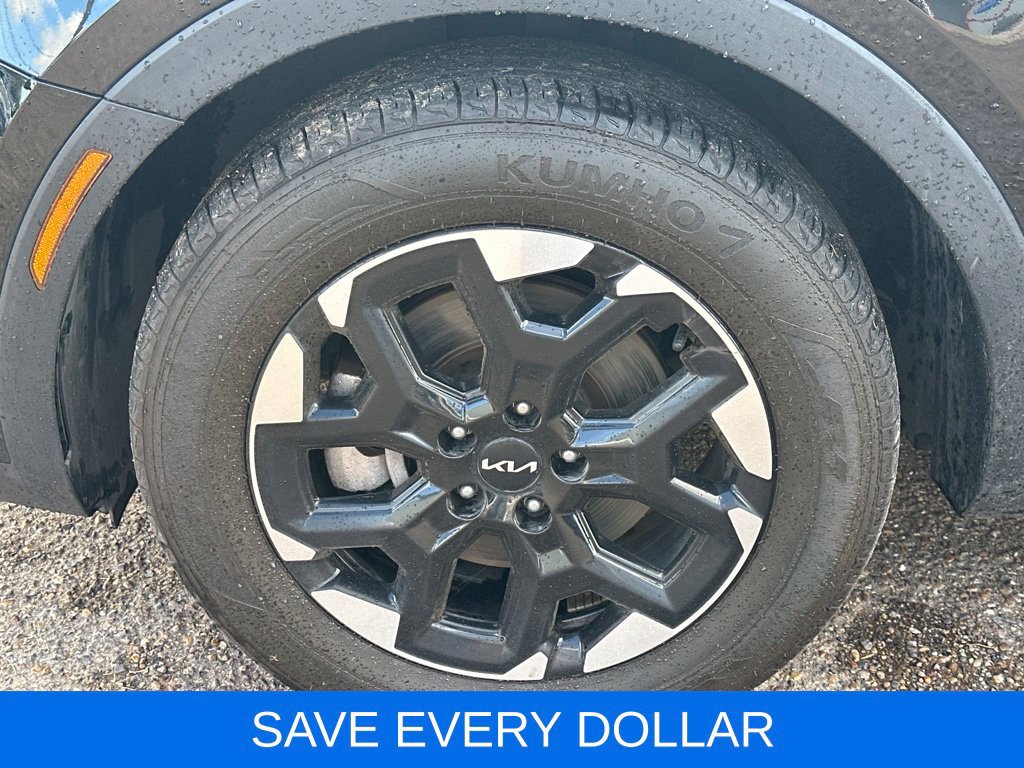 Used 2025 Kia Sorento S FWD image 23