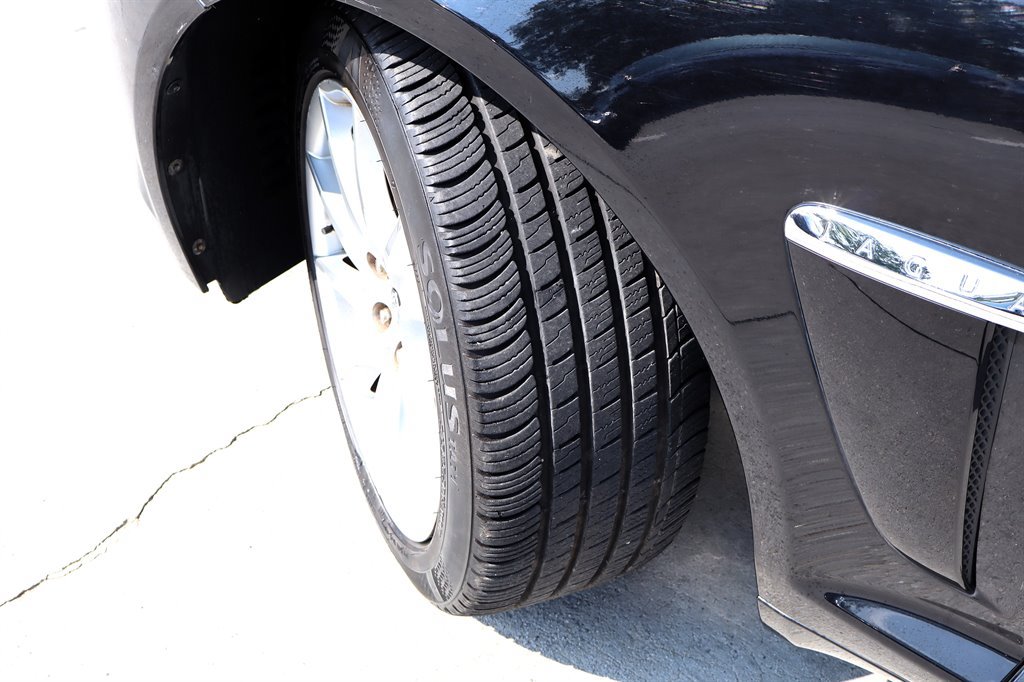 Used 2013 Jaguar XF RWD image 10