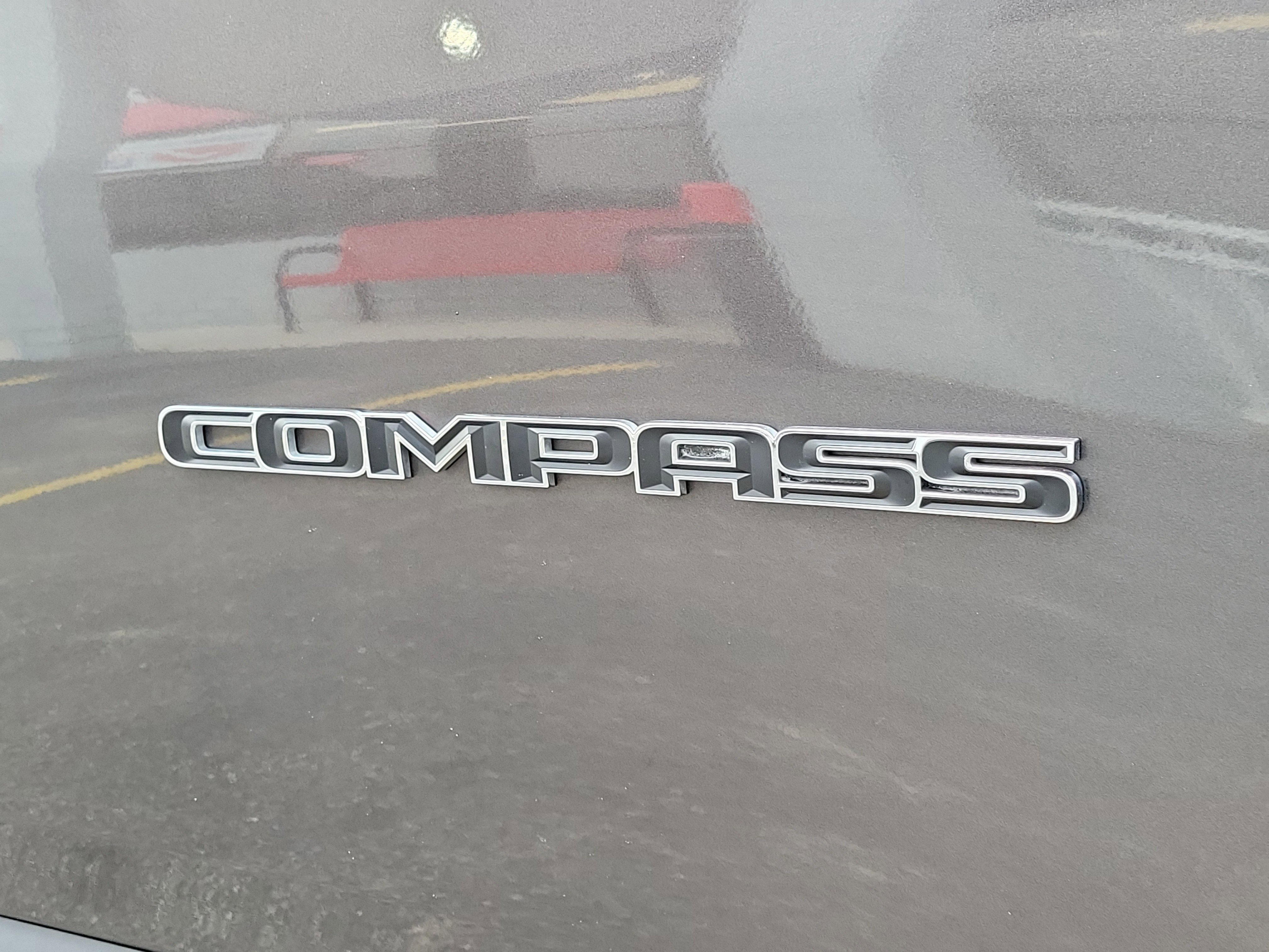 Used 2024 Jeep Compass Limited image 6