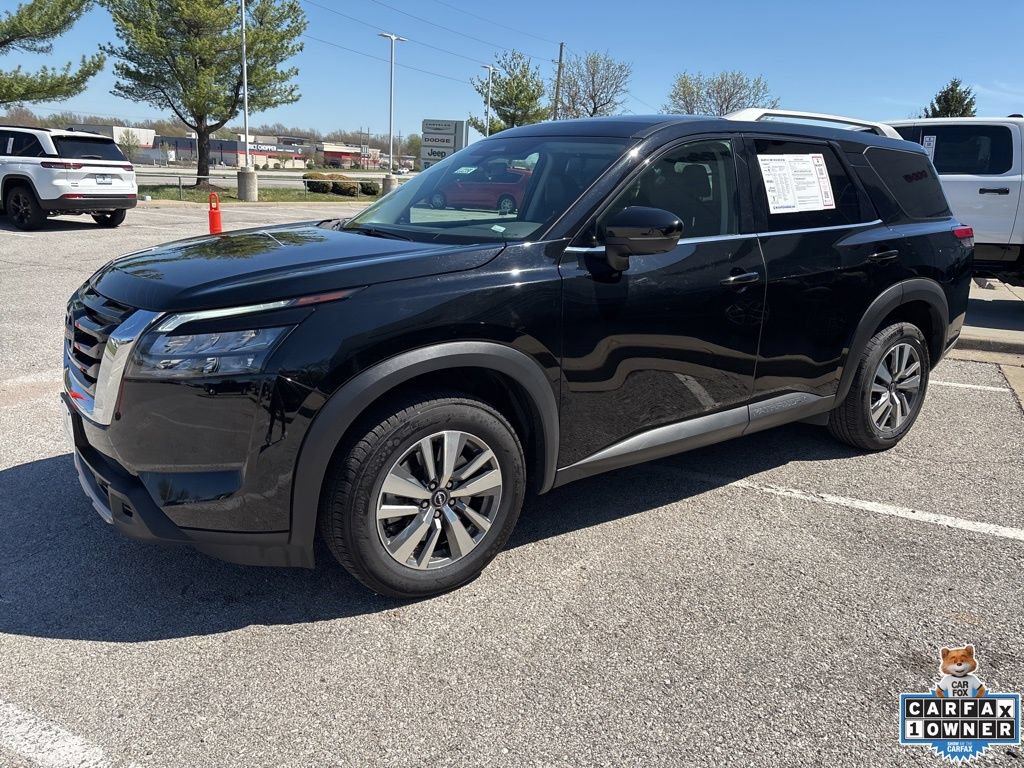 Used 2025 Nissan Pathfinder SL FWD image 14