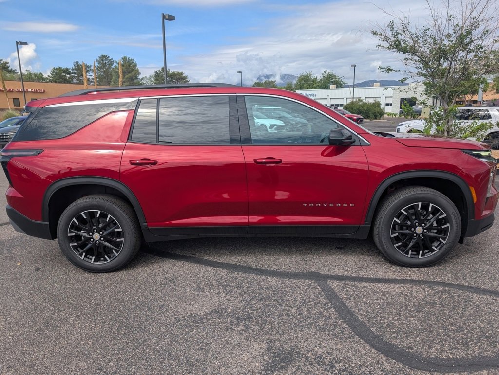 New 2025 Chevrolet Traverse LT w/ Sun and Wheel Package image 6