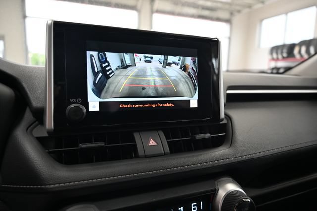 Used 2024 Toyota RAV4 XLE FWD image 16