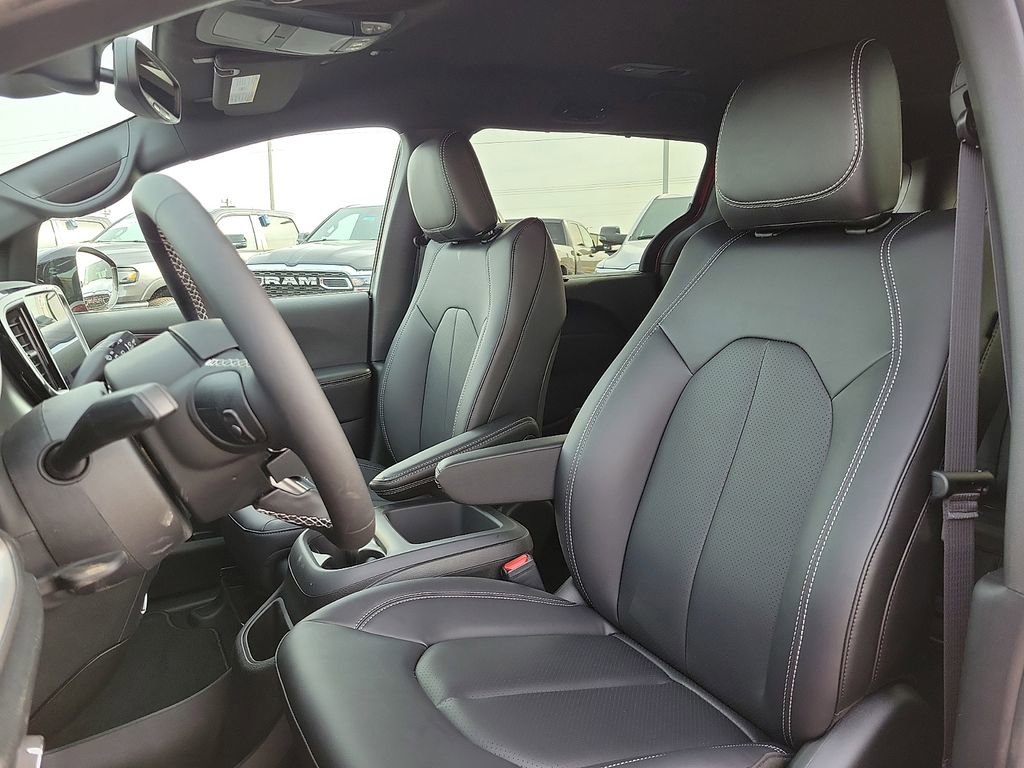 New 2026 Chrysler Pacifica Select FWD image 12