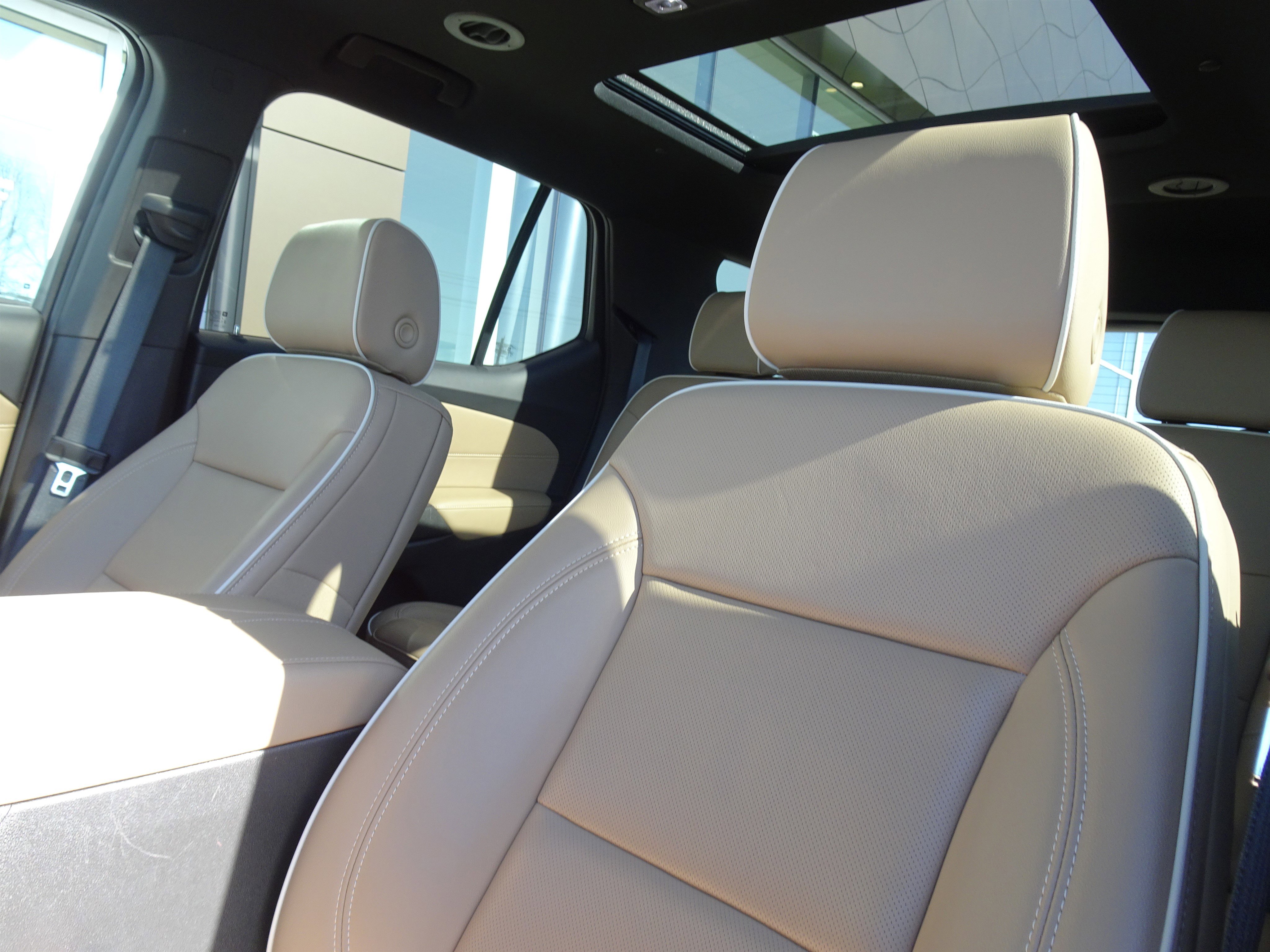 Used 2023 Chevrolet Traverse Premier w/ LPO, Floor Liner Package FWD image 11