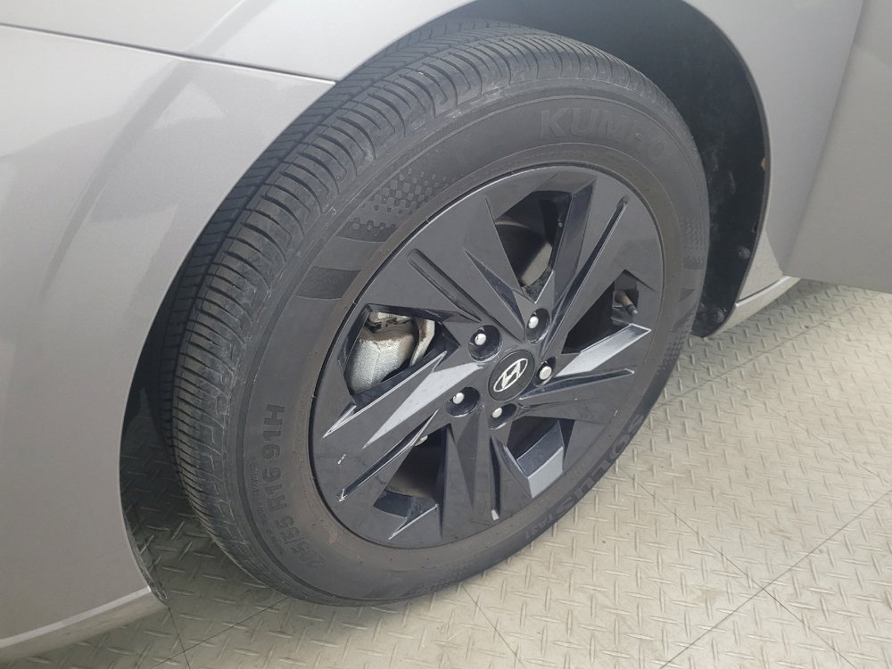 Used 2023 Hyundai Elantra SEL FWD image 31