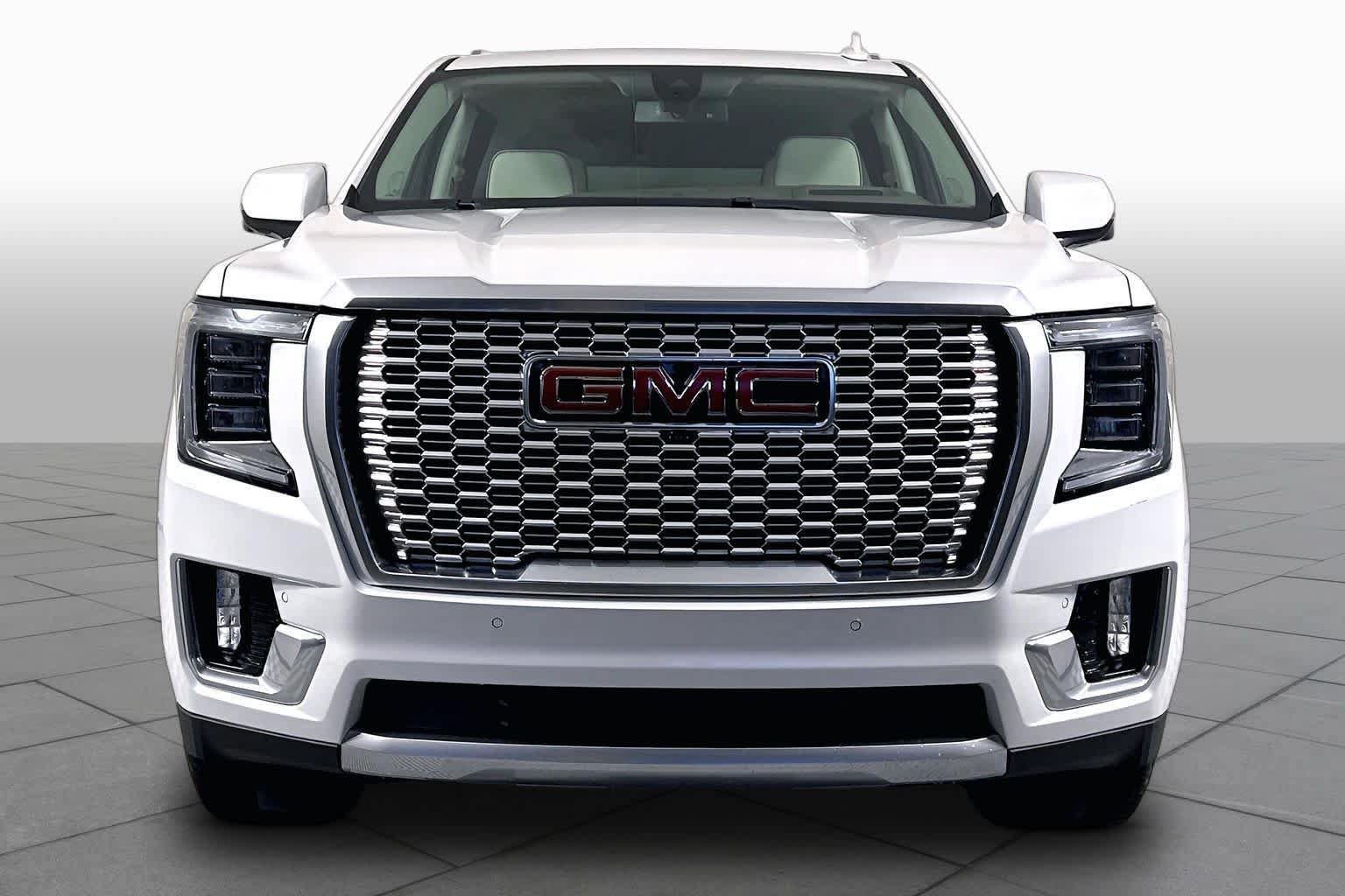 Used 2021 GMC Yukon XL Denali RWD image 3