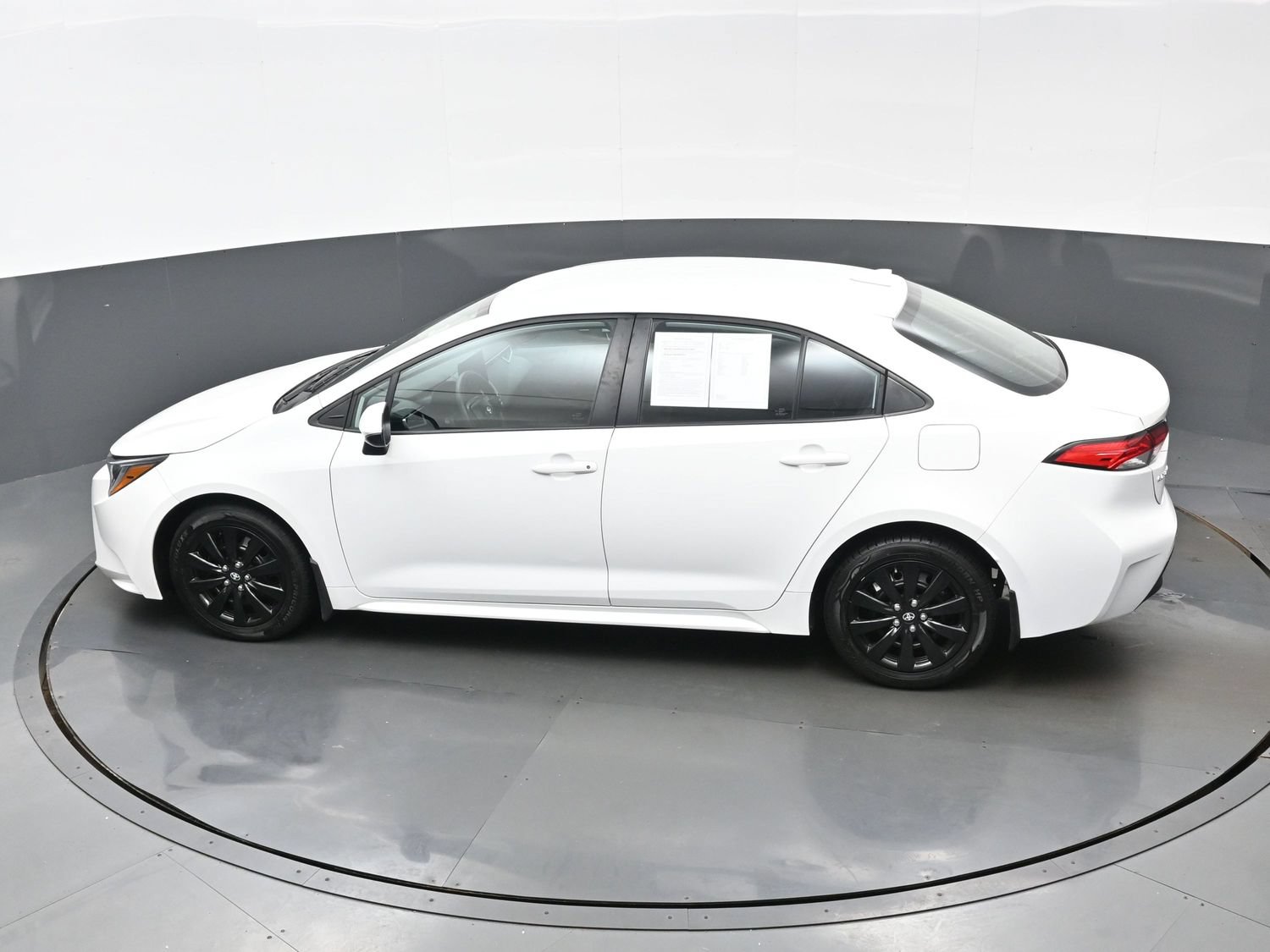 Used 2023 Toyota Corolla LE FWD image 34