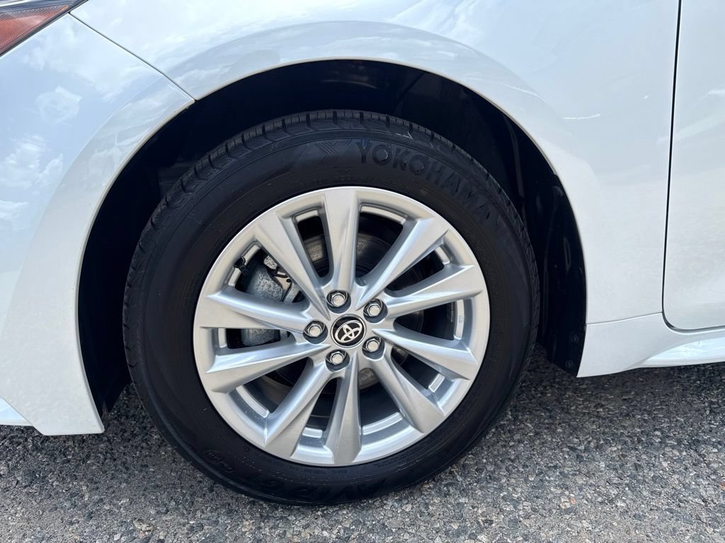 Used 2023 Toyota Corolla LE w/ LE Premium Package FWD image 11