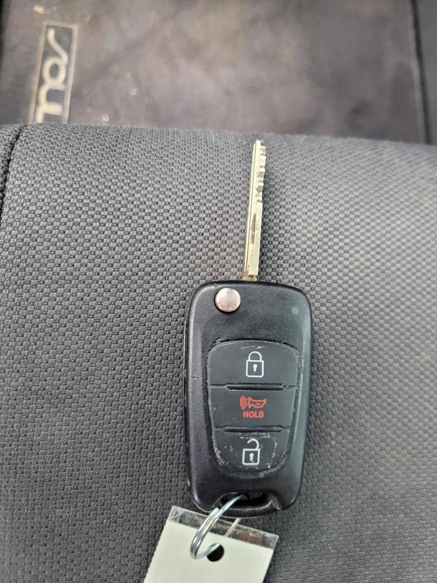 Used 2011 Kia Soul + w/ Audio Pkg image 27