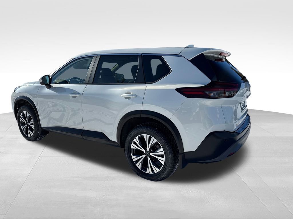 Used 2023 Nissan Rogue SV image 4