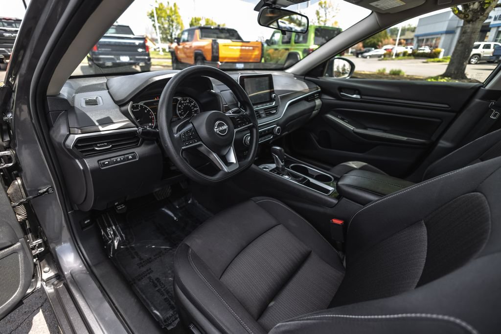 Used 2024 Nissan Altima 2.5 SV FWD image 20
