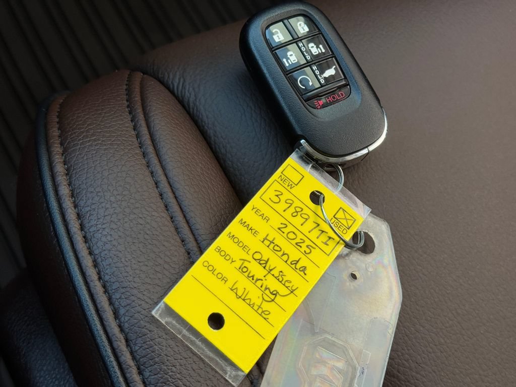 Used 2025 Honda Odyssey Touring image 42