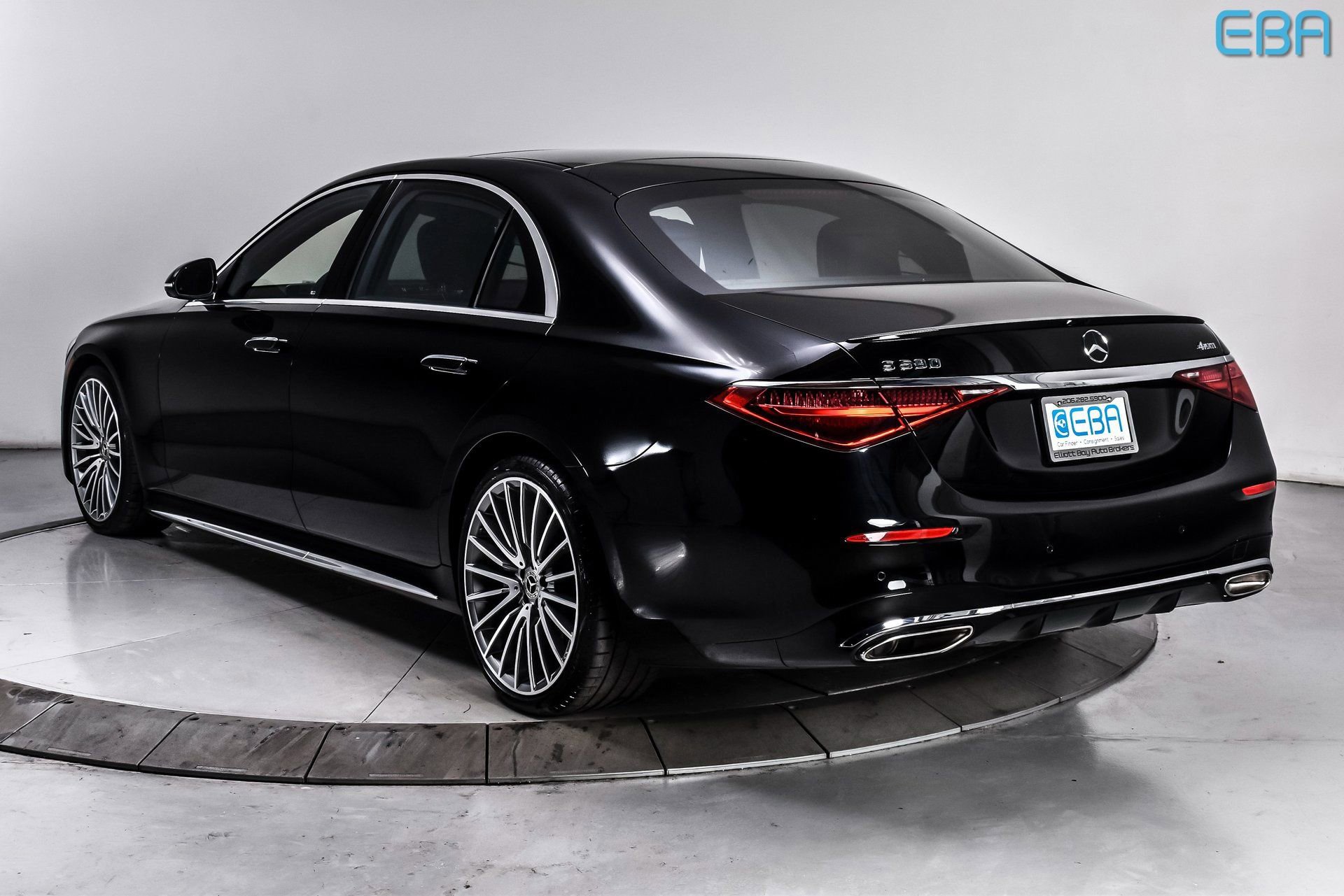 Used 2023 Mercedes-Benz S 580 4MATIC Sedan image 4