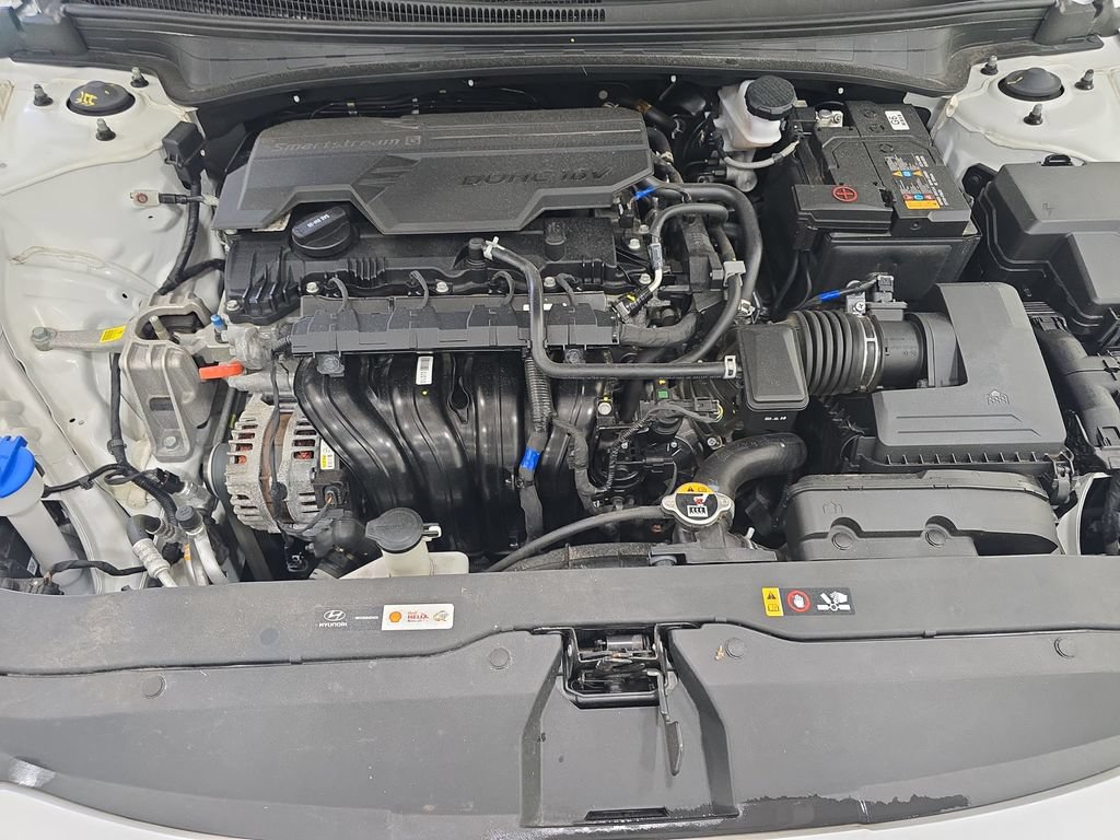 Certified 2024 Hyundai Elantra Limited FWD image 23