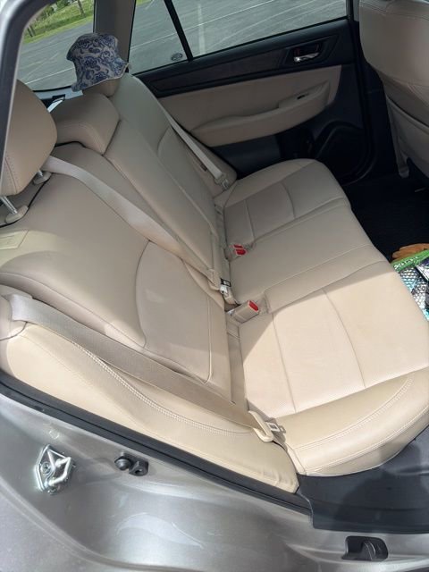 Used 2018 Subaru Outback 2.5i Limited AWD/4WD image 12