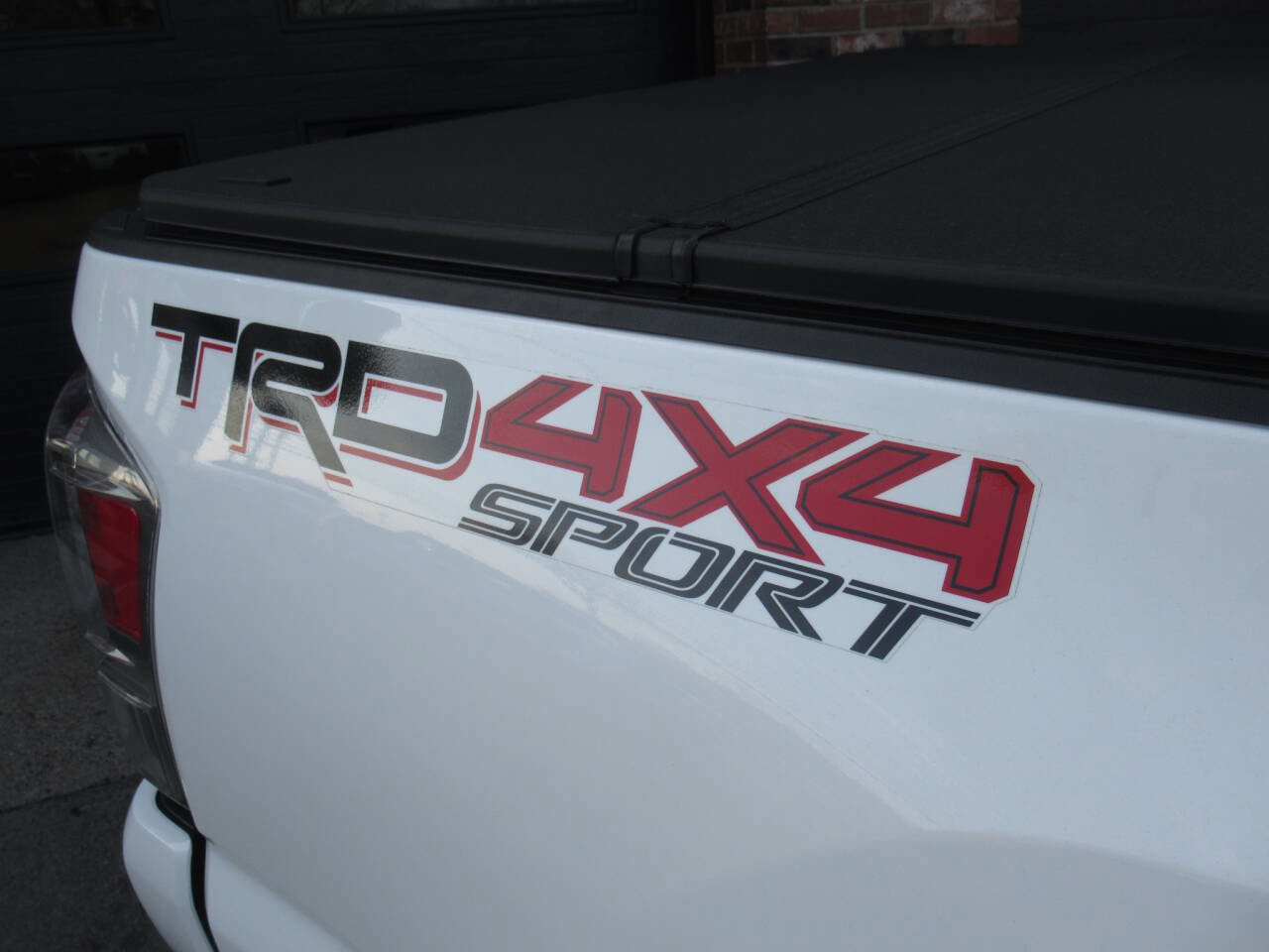 Used 2021 Toyota Tacoma TRD Sport w/ Technology Package AWD/4WD image 8