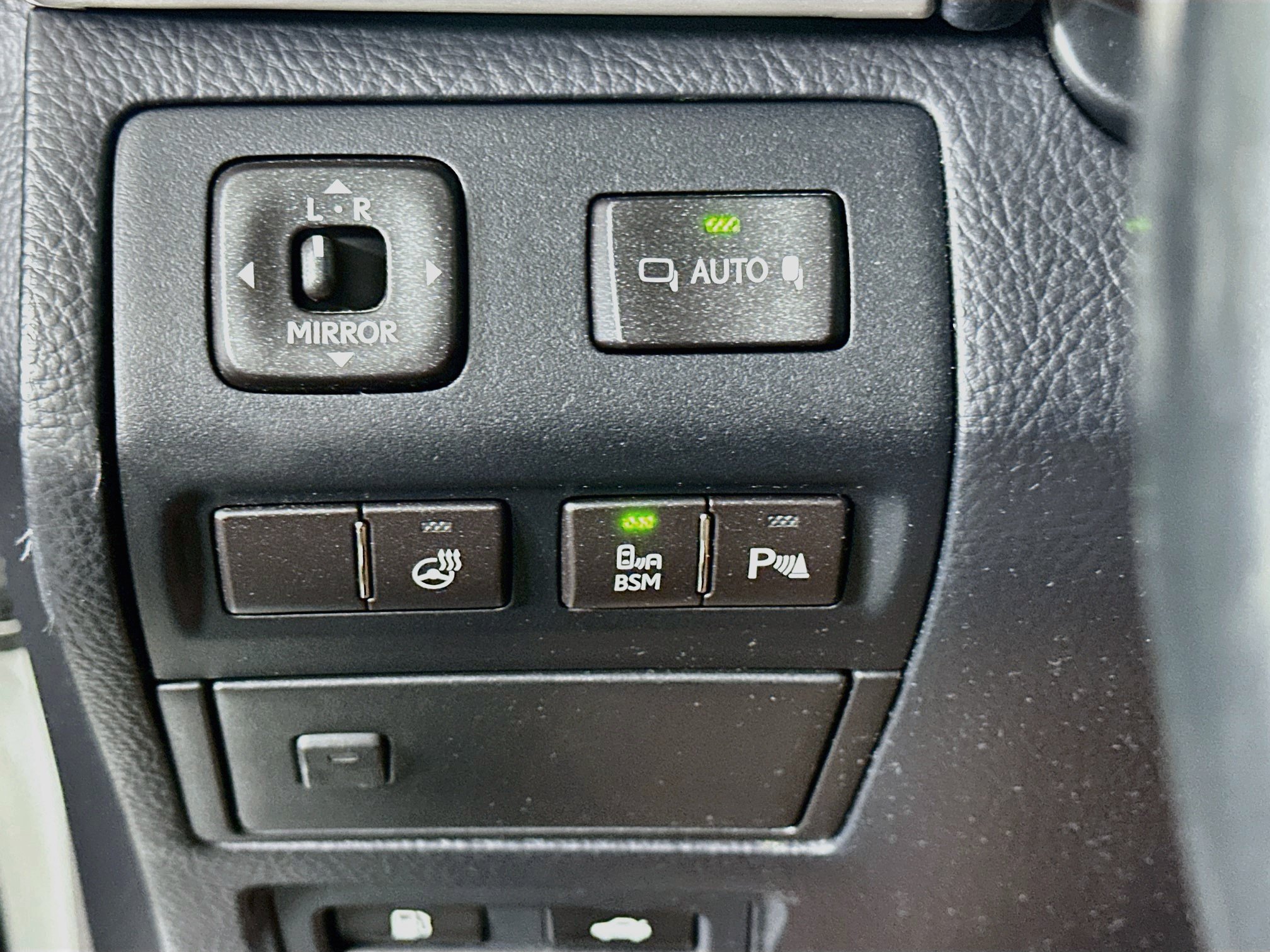 Used 2014 Lexus LS 460 w/ Comfort Package RWD image 17