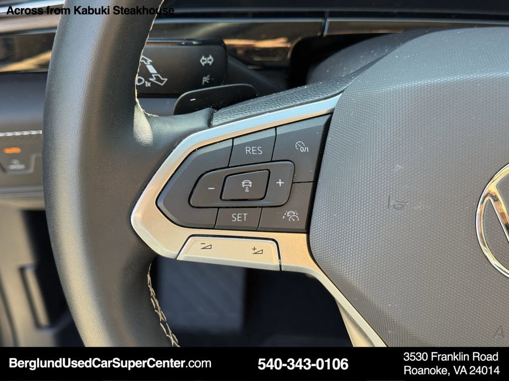 Used 2025 Volkswagen Atlas SE image 19