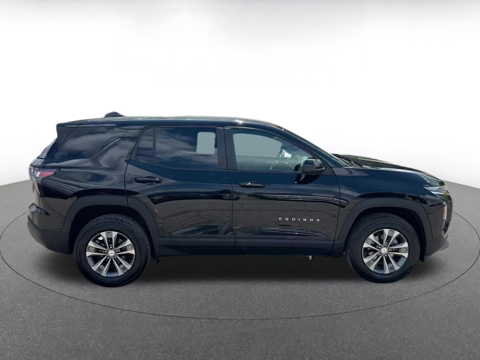 Used 2025 Chevrolet Equinox LT FWD image 16