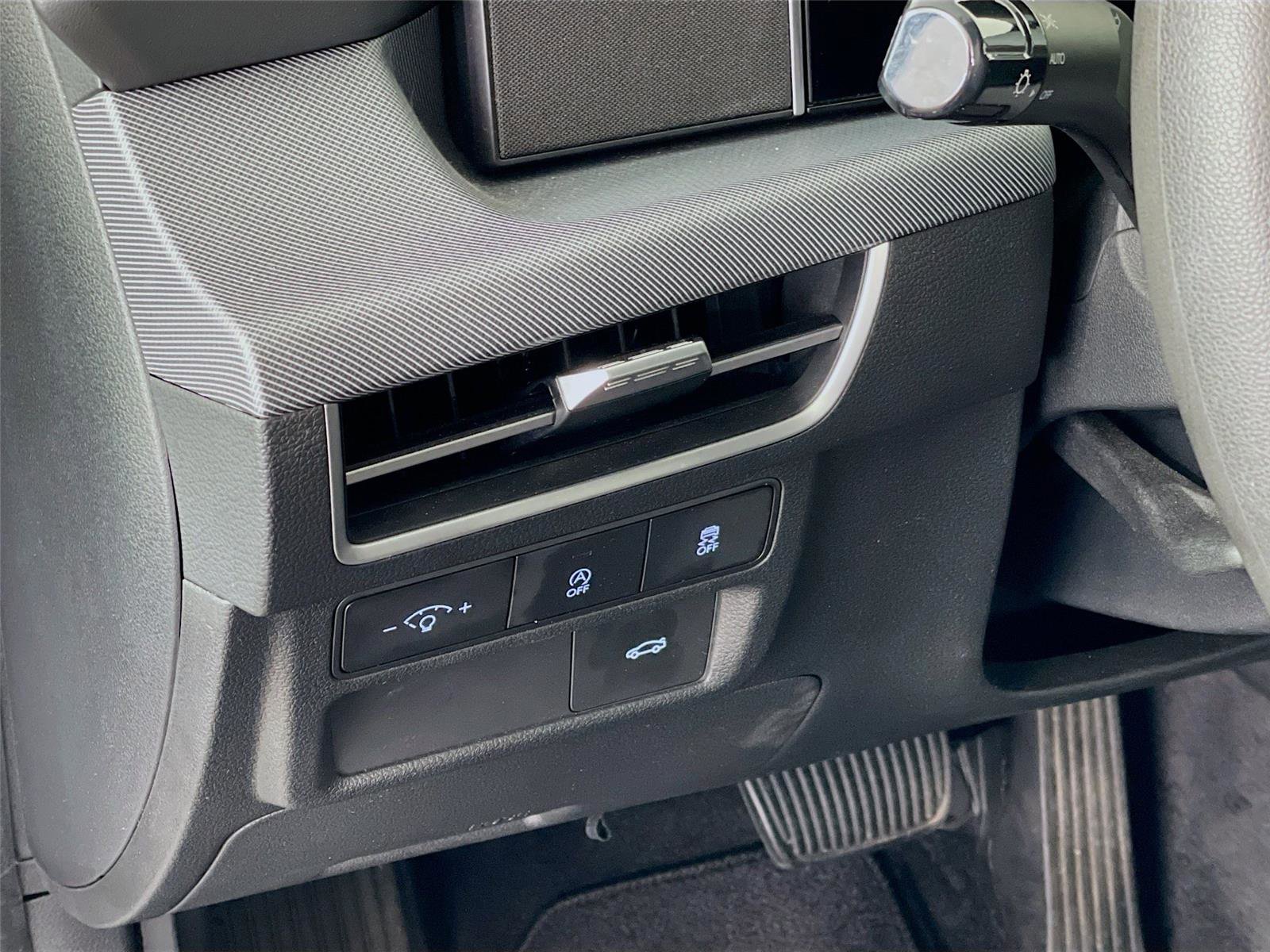 Certified 2025 Hyundai Sonata SE FWD image 14