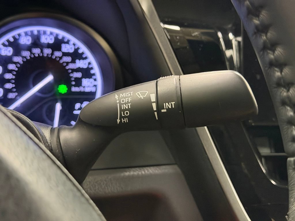 Used 2022 Toyota Camry SE FWD image 22