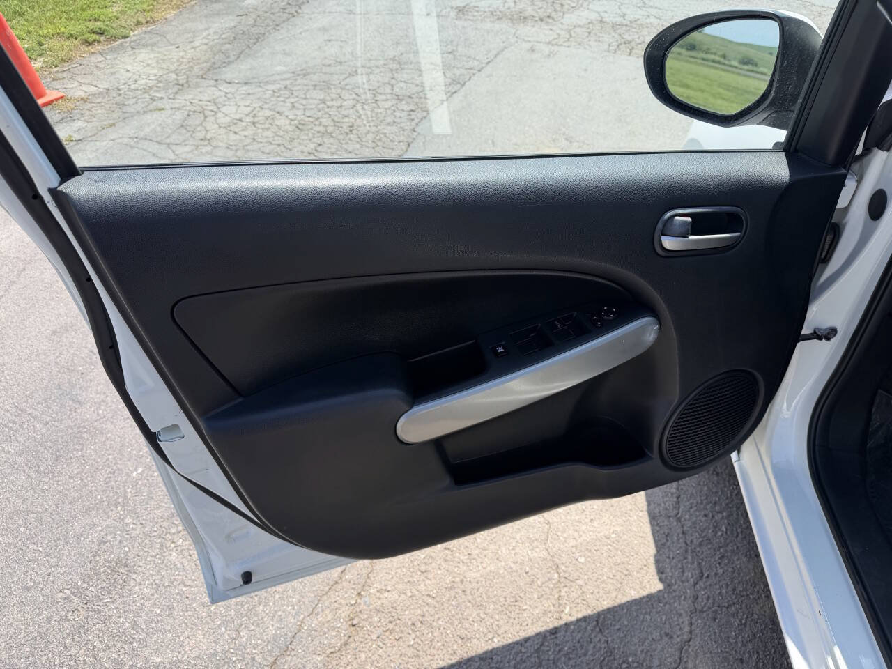 Used 2011 MAZDA MAZDA2 Sport FWD image 9