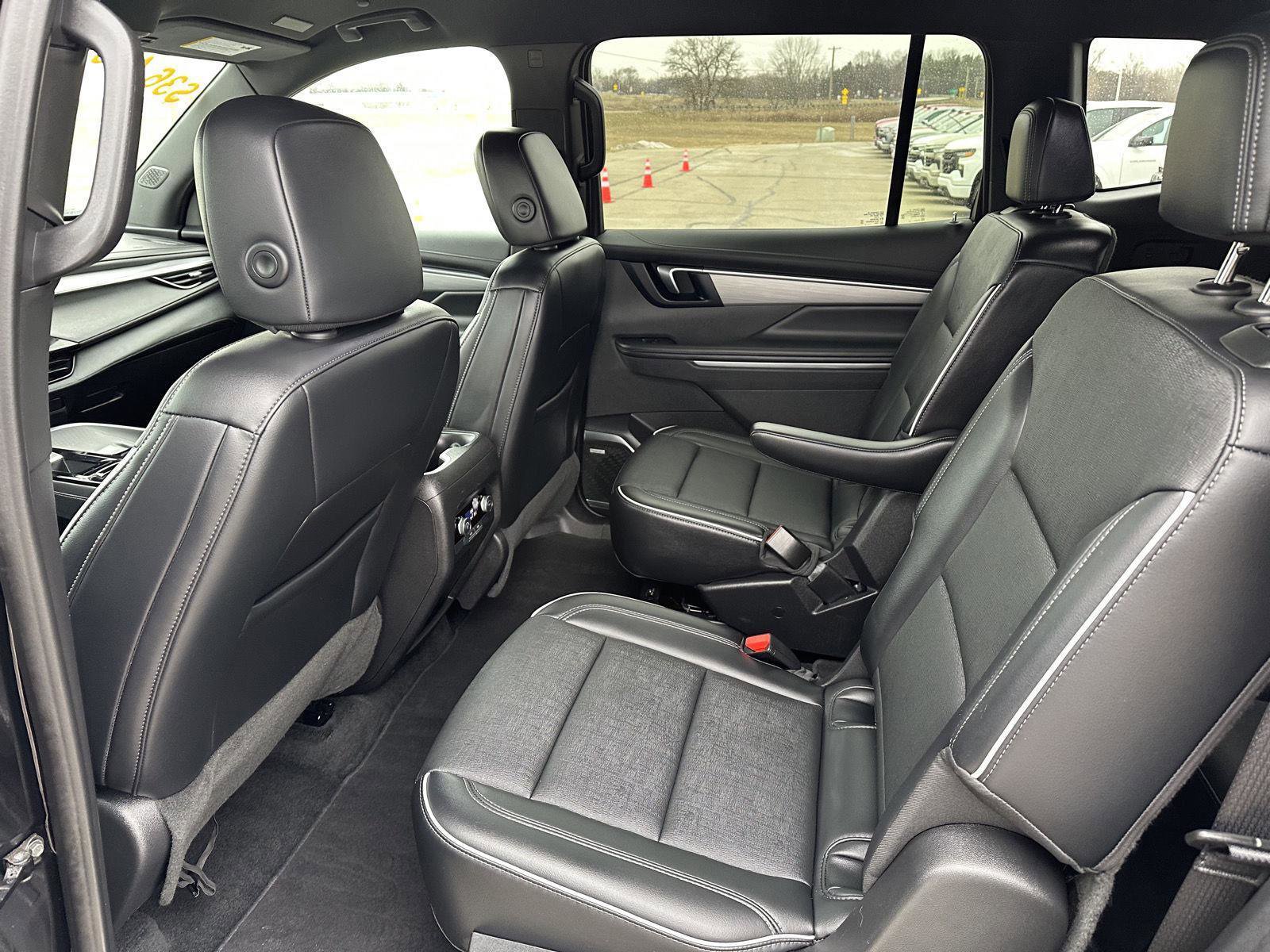 Used 2025 Buick Enclave Preferred image 15