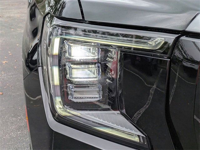 Used 2023 GMC Yukon XL AT4 w/ AT4 Premium Package image 9