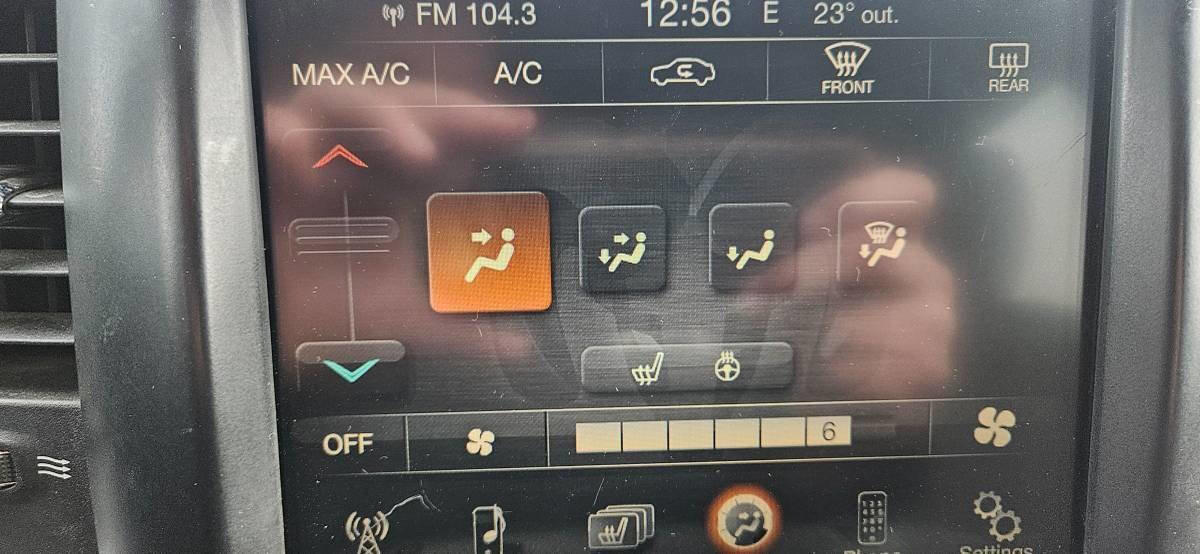 Used 2014 RAM 2500 SLT w/ Comfort Group image 15