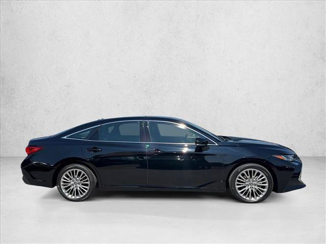 Used 2022 Toyota Avalon Limited w/ Advanced Safety Package FWD image 4
