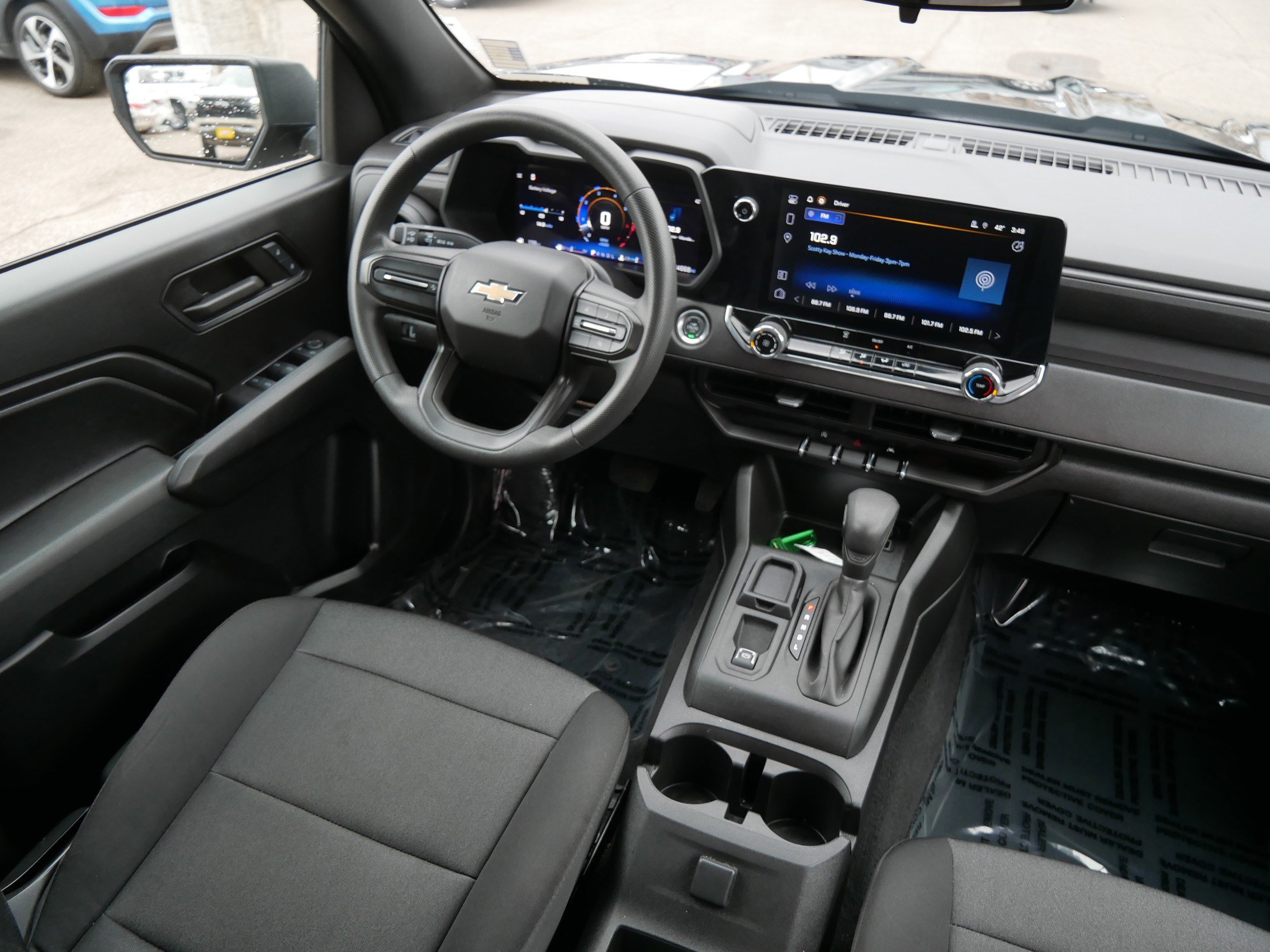 Used 2024 Chevrolet Colorado W/T image 9