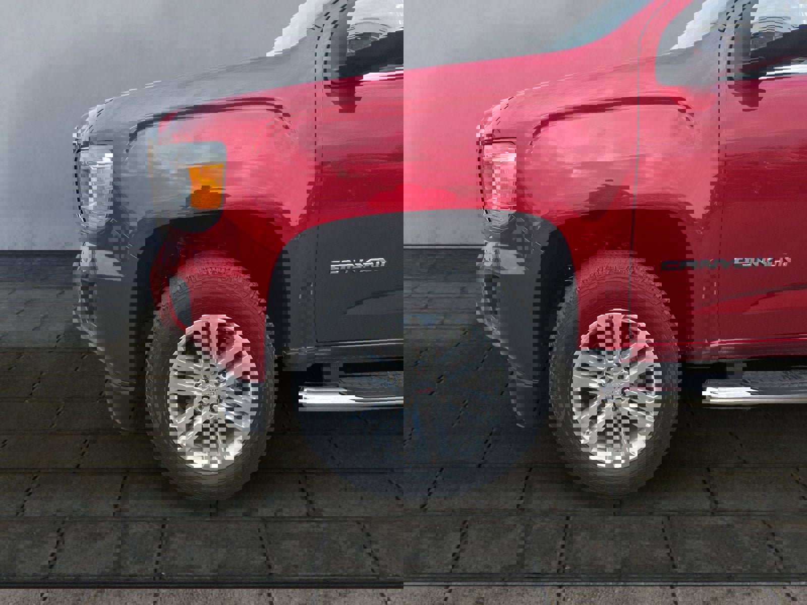 Used 2018 GMC Canyon SLT w/ Driver Alert Package image 25