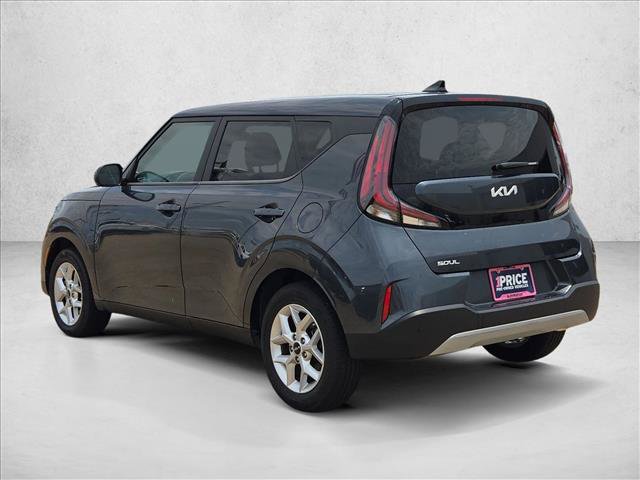 Used 2025 Kia Soul LX w/ LX Technology Package FWD image 8