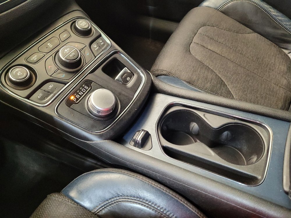 Used 2015 Chrysler 200 S w/ Comfort Group image 26