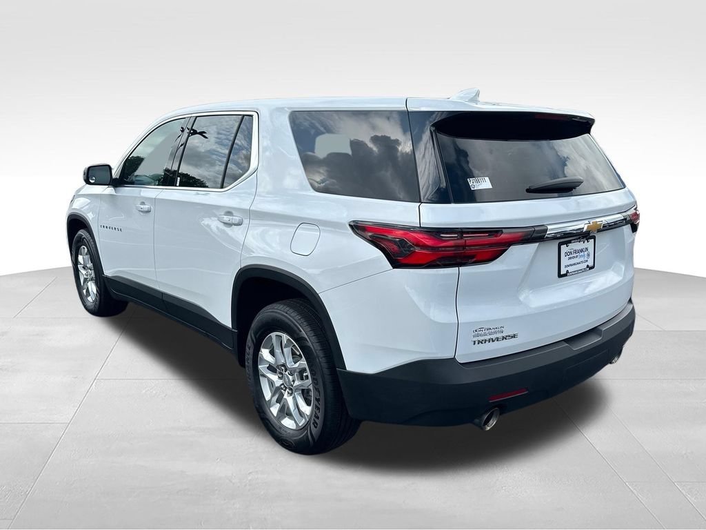 Used 2023 Chevrolet Traverse LS FWD image 3