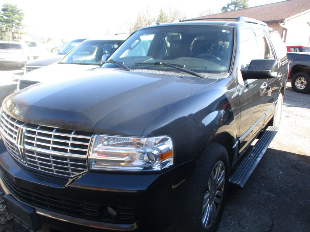 Used 2012 Lincoln Navigator 4WD image 1