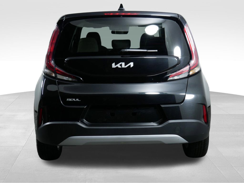 Used 2025 Kia Soul LX image 9