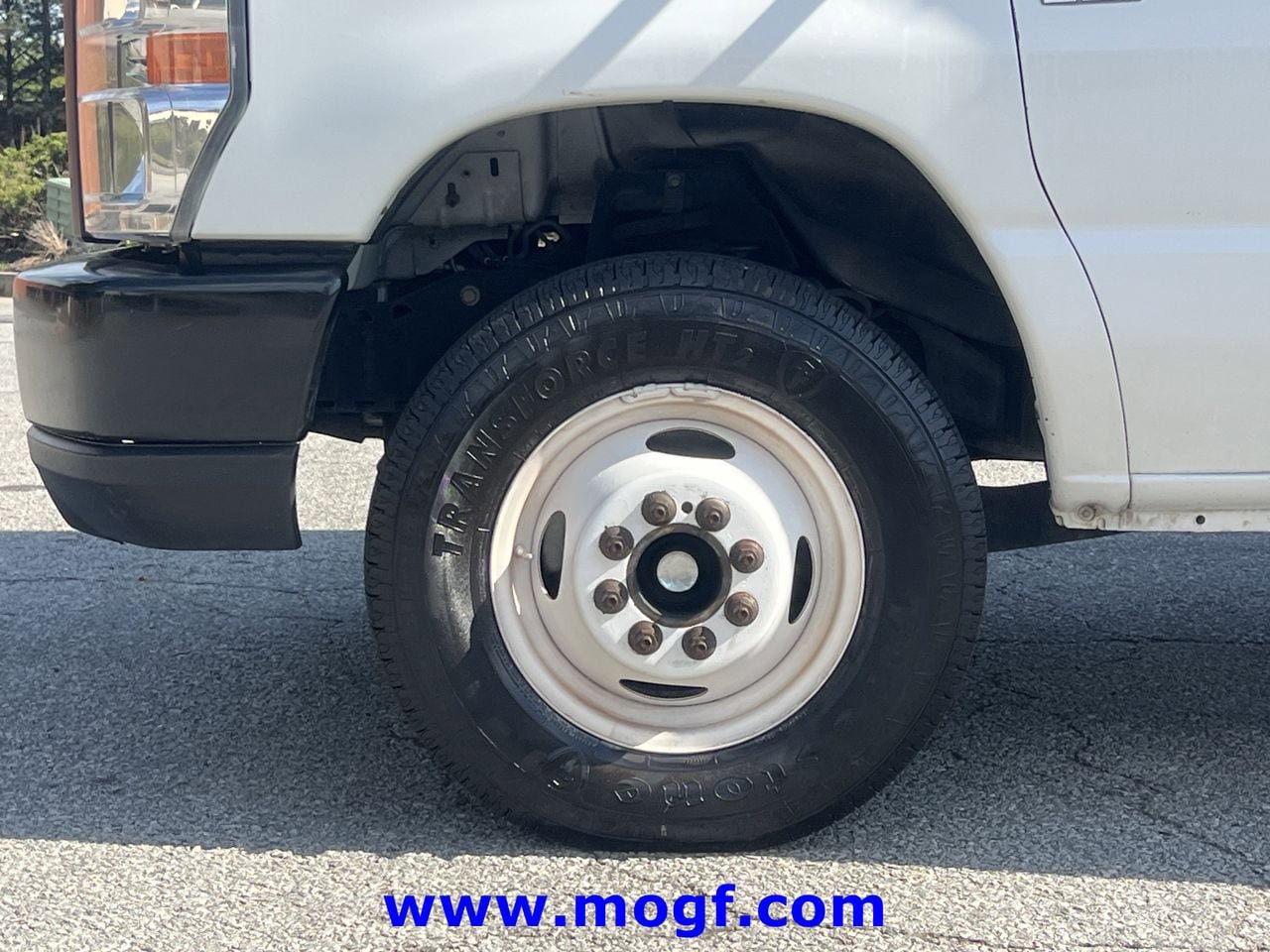 Used 2019 Ford E-450 and Econoline 450 Super Duty w/ Power Windows & Locks Group image 25