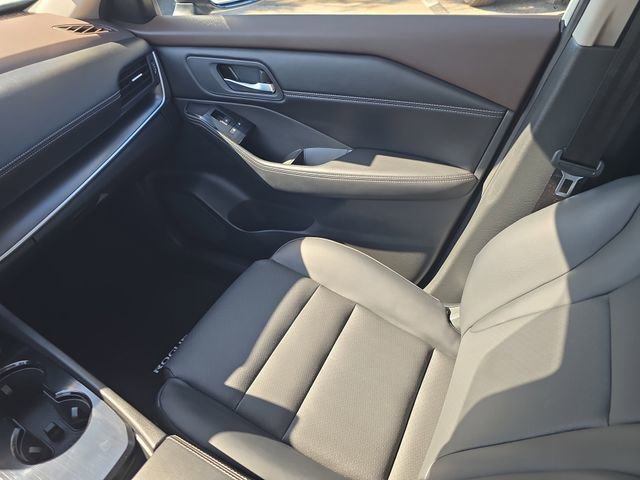 Certified 2023 Nissan Rogue SV w/ SV Premium B Package FWD image 16