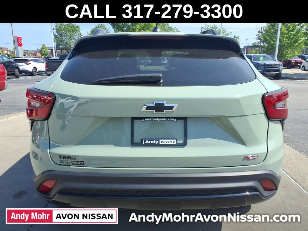 Used 2024 Chevrolet Trax RS w/ Sunroof Package FWD image 10