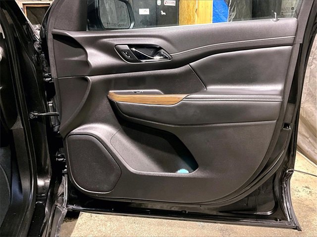 Used 2022 GMC Acadia SLE image 19